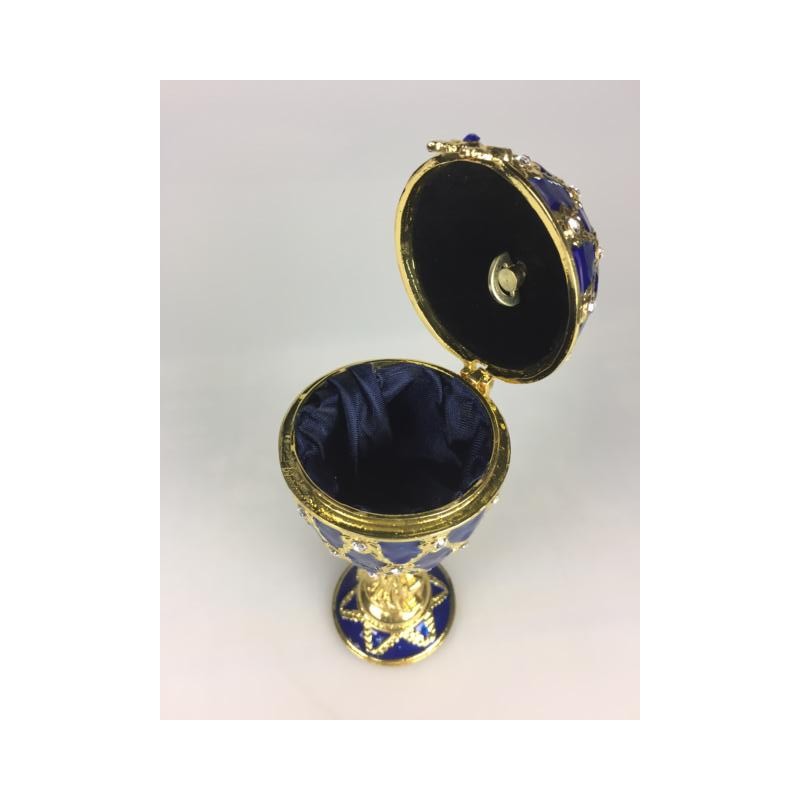 Oeuf décoratif bleu dans le style Fabergé